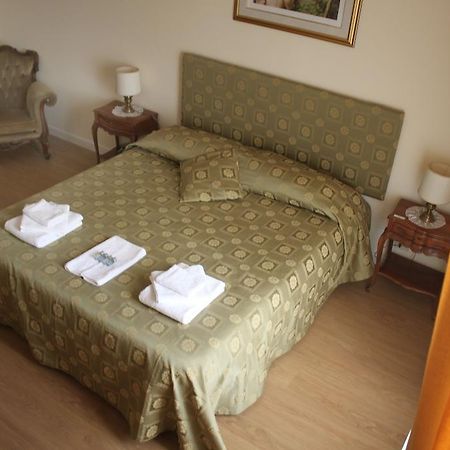 Bed and Breakfast Gioielli Di Cornelia à Rome Extérieur photo